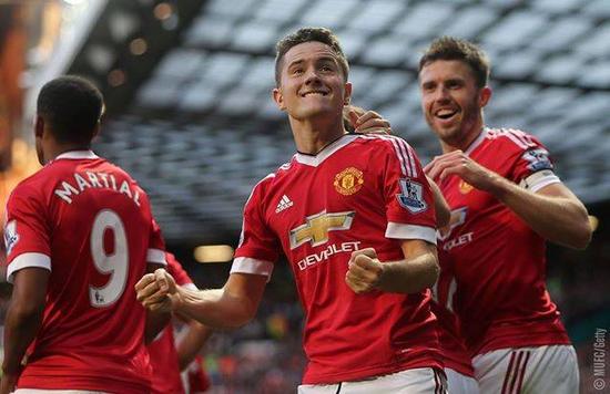 球迷们期待 球迷们期待